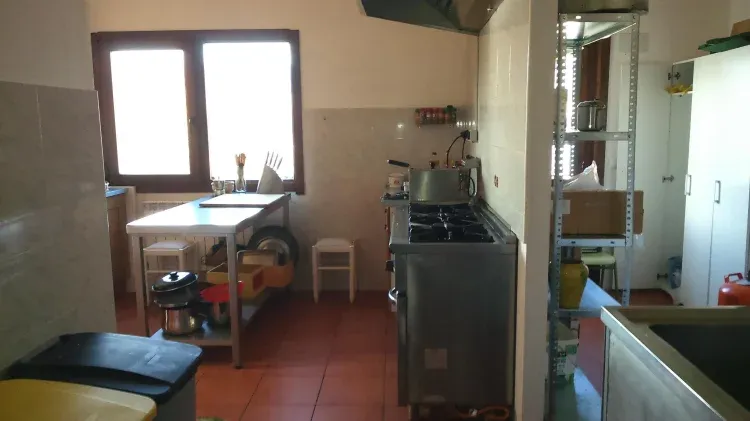 Imagen de Amplia cocina 