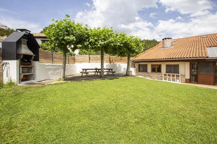 Imagen de Zona merendero jardín
