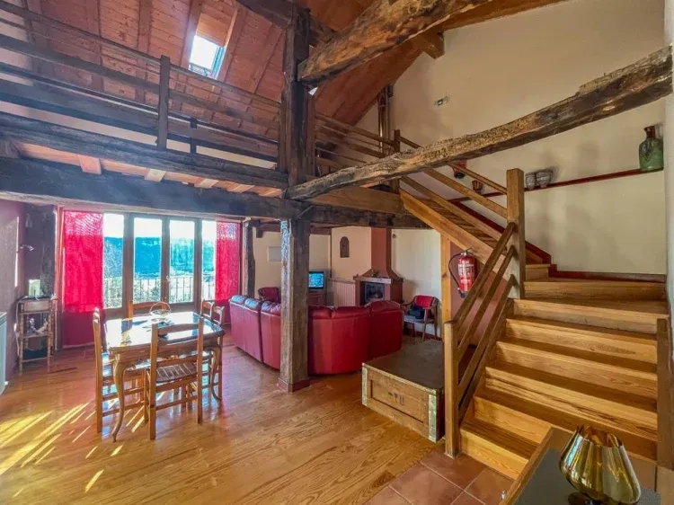Imagen de Salón escaleras