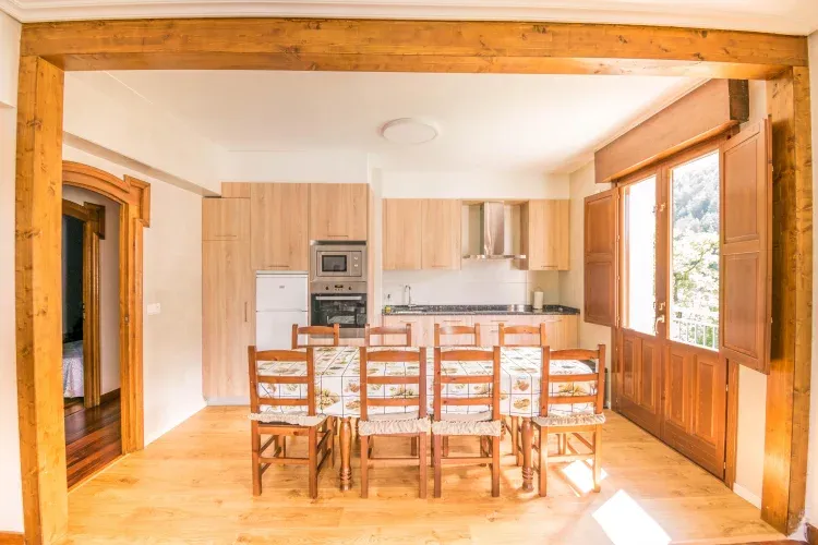 Imagen de El comedor se sitúa junto a la cocina, la cuál está completamente equipada