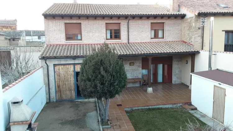 Imagen de Patio y porche Alcubilla I