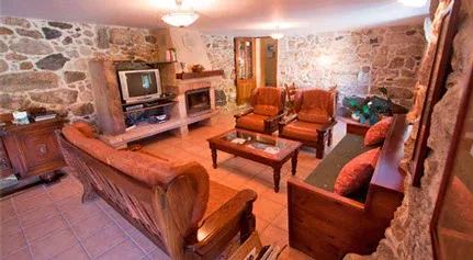 Imagen de Salón con chimenea