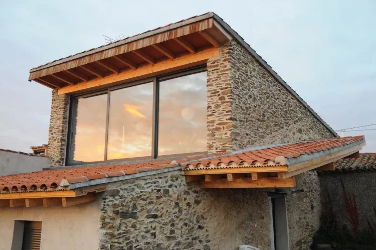 Imagen de ventanal salon casa grande