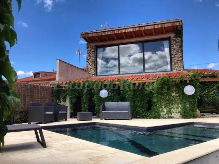 Imagen de piscina privada
