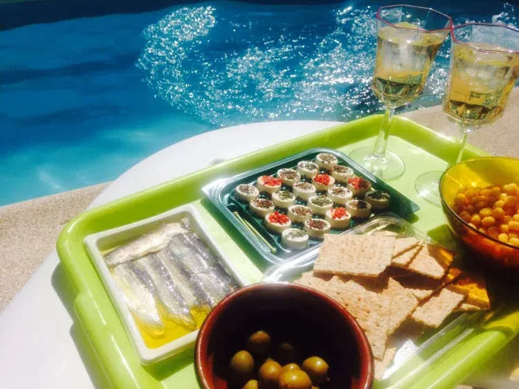 Imagen de zona de piscina