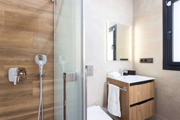 Imagen de Ba&ntilde;o completo en suite. Champu/gel  para la primera noche.
