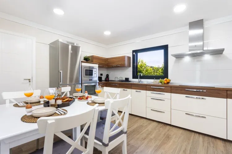 Imagen de Cocina con comedor