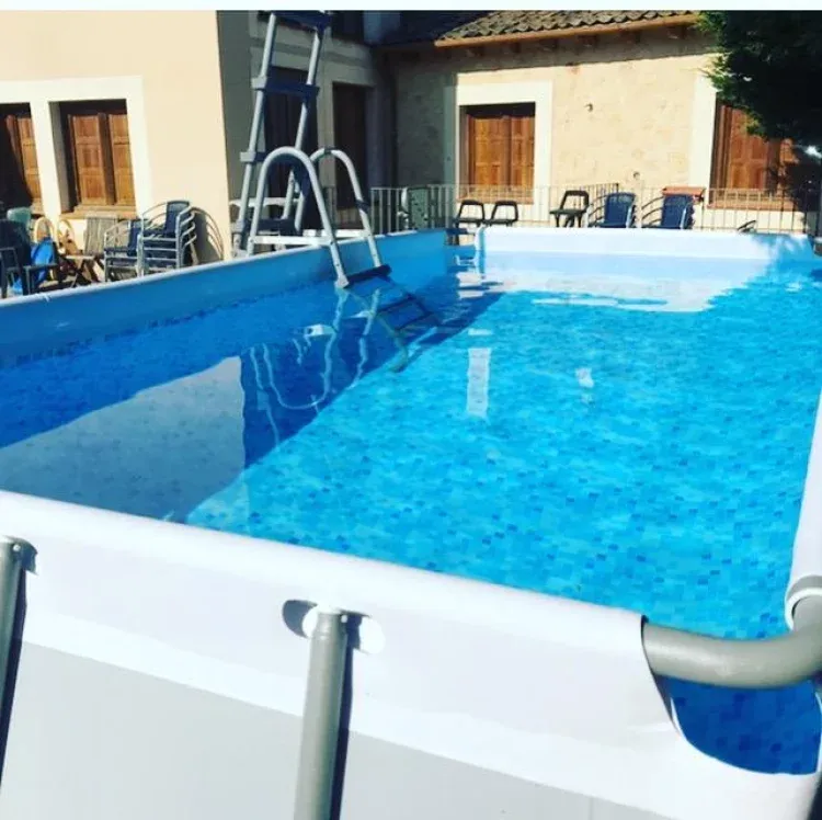 Imagen de Piscina en el patio 