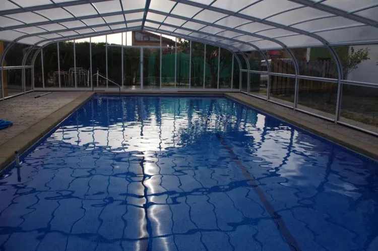 Imagen de Piscina cubierta en zonas comunes