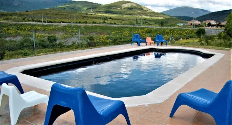 Imagen de Piscina y Pico del Águila 