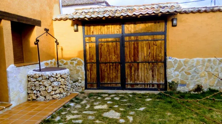 Imagen de Acceso al patio