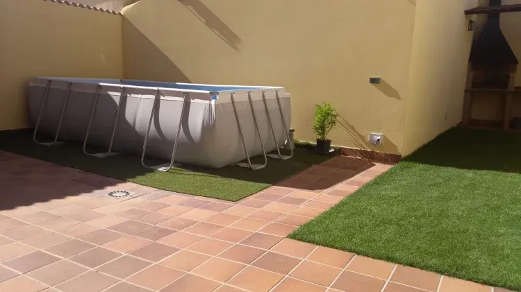 Imagen de Piscina patio 2