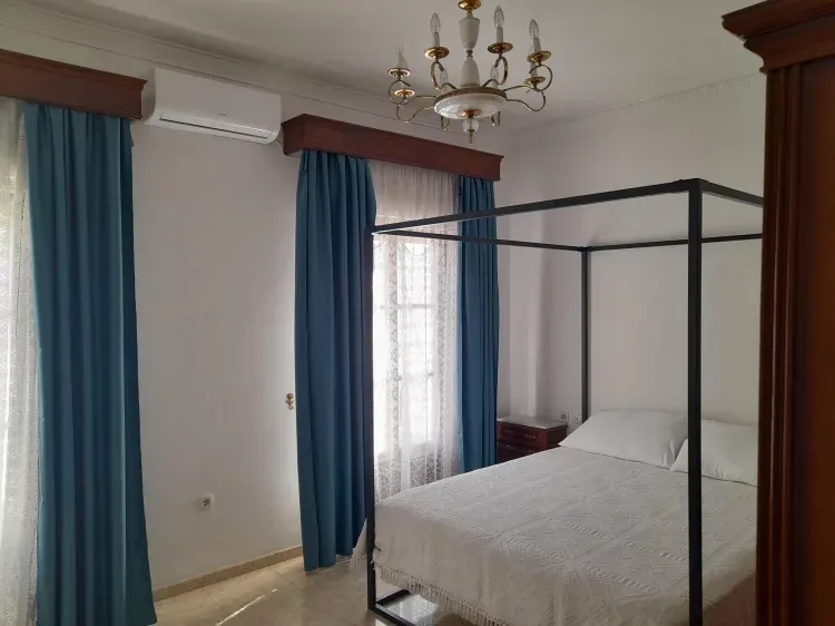 Imagen de Cama con dosel de 160 cm