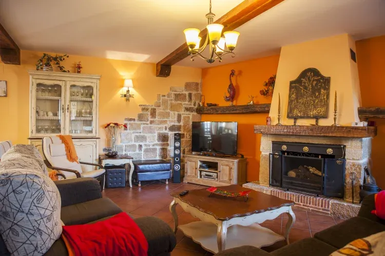 Imagen de Salón con chimenea