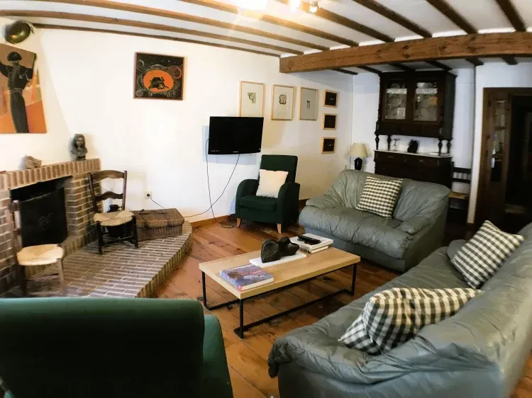 Imagen de Salón con chimenea