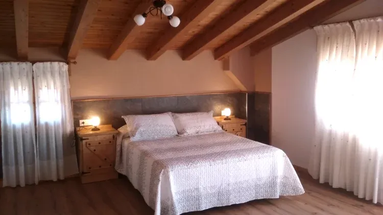 Imagen de Habitación abuhardillada con cama de 1,50m.