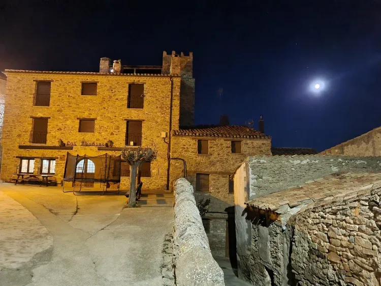 Imagen de Fachada nocturna