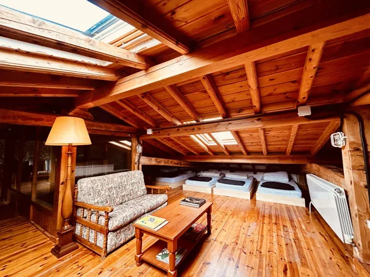 Imagen de habitación para grupos de niños con max de 10 camas 