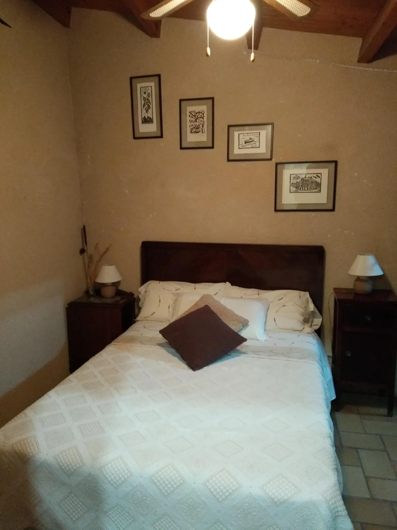 Imagen de Habitación marron
