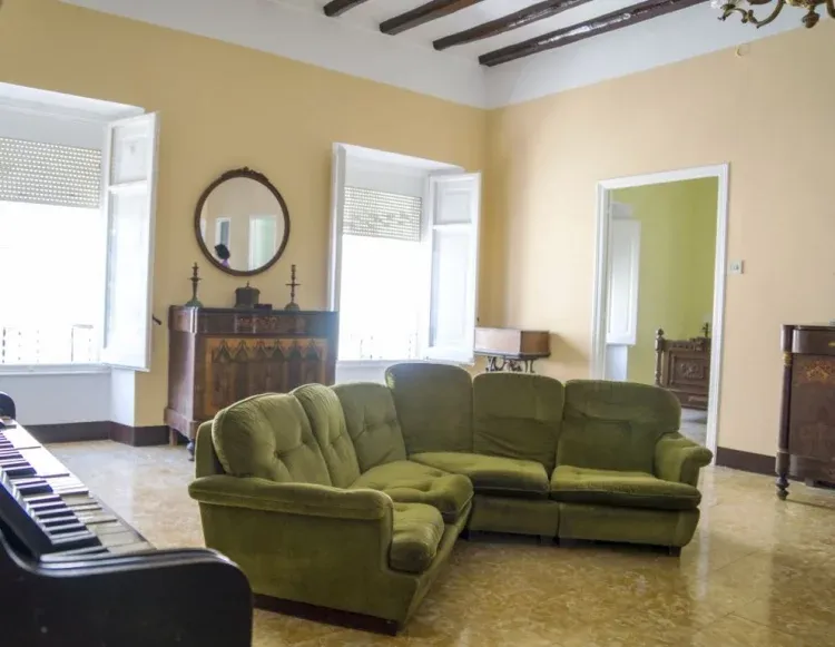 Imagen de Sala de estar principal