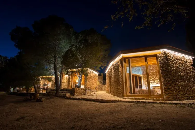 Imagen de Exterior de Mas Carpi de noche
