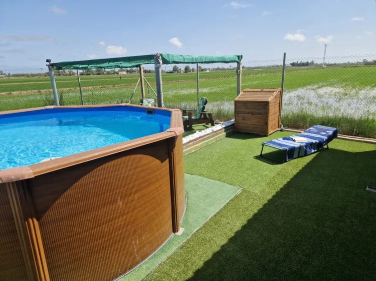 Imagen de Piscina y zona de relax