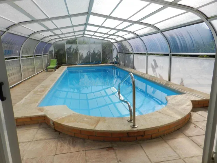 Imagen de Piscina cubierta. Temporada de mayo a octubre. 