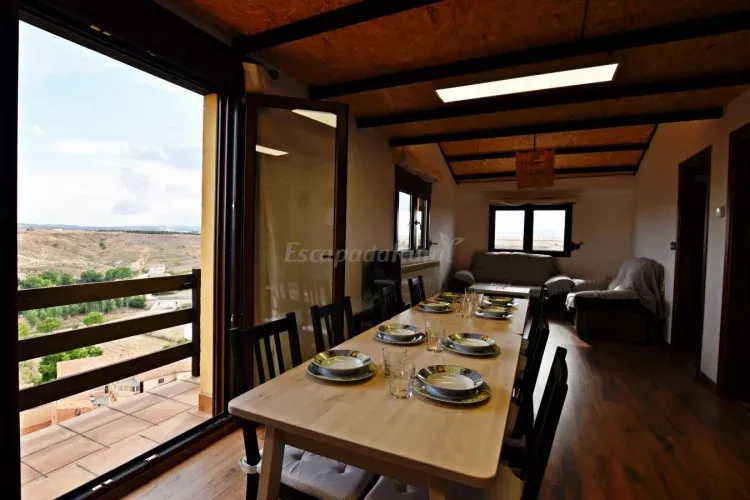 Imagen de comedor y sala de estar