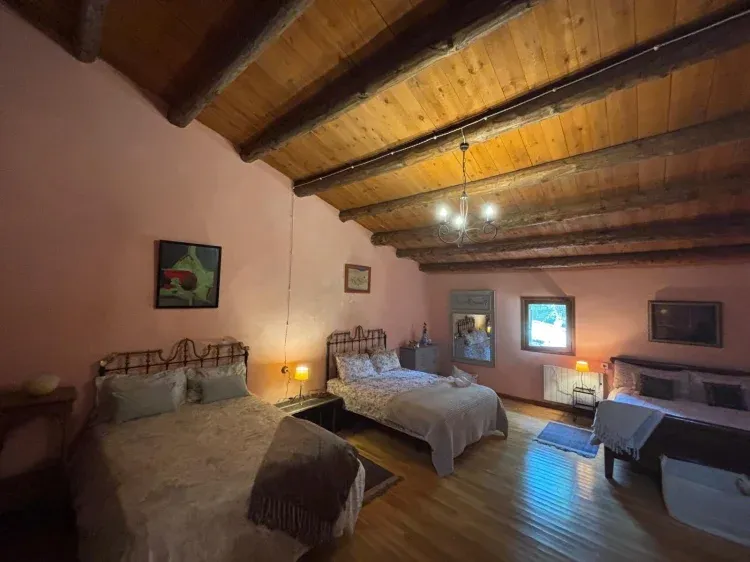Imagen de Habitacion con 3 camas de matrimonio