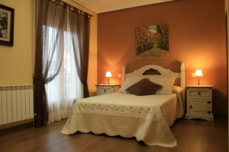 Imagen de Habitación de matrimonio con baño incorporado