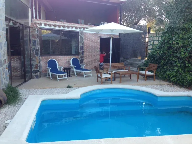 Imagen de patio y piscina