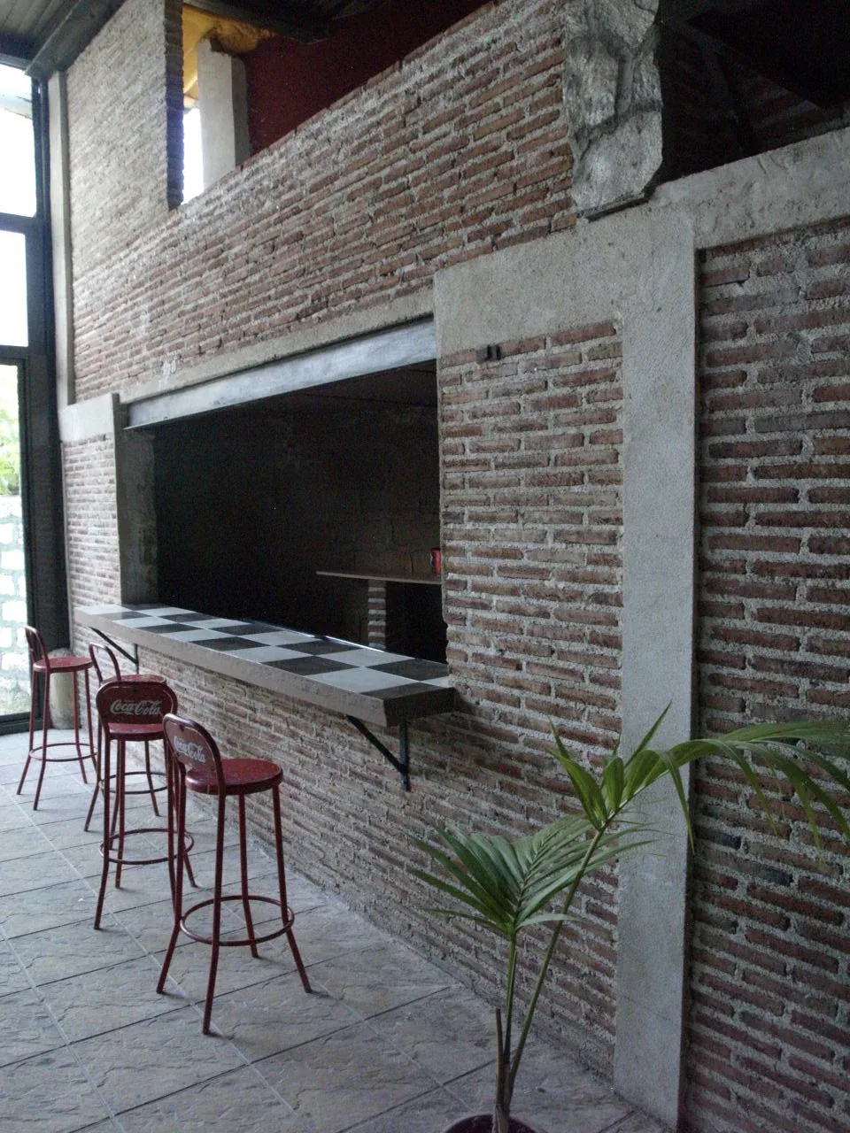 Imagen de detalle barra porche cubierto