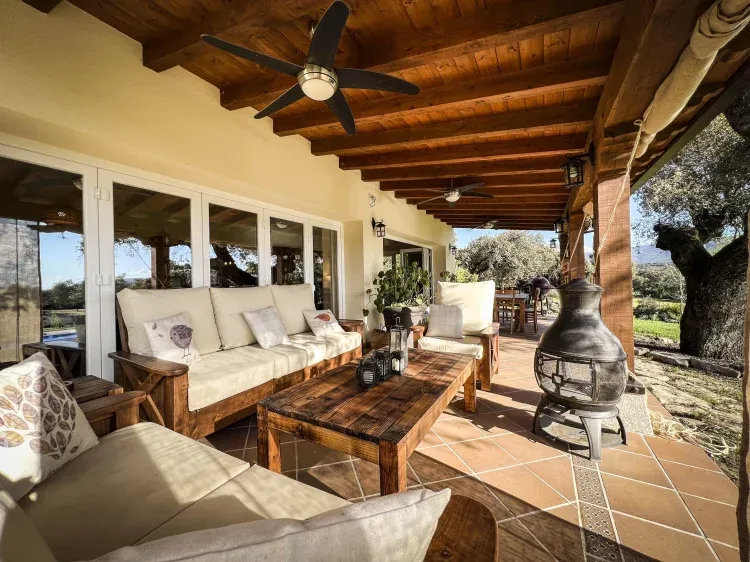 Imagen de Porche Salón de La Encina Guapa