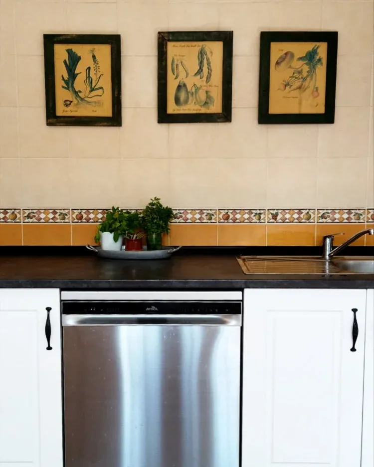 Imagen de Cocina totalmente equipada: cafetera, horno, lavavjillas,etc