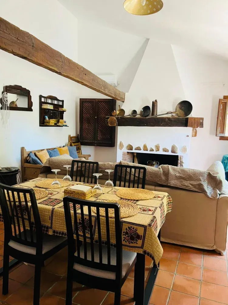 Imagen de Salón. Mesa extensible