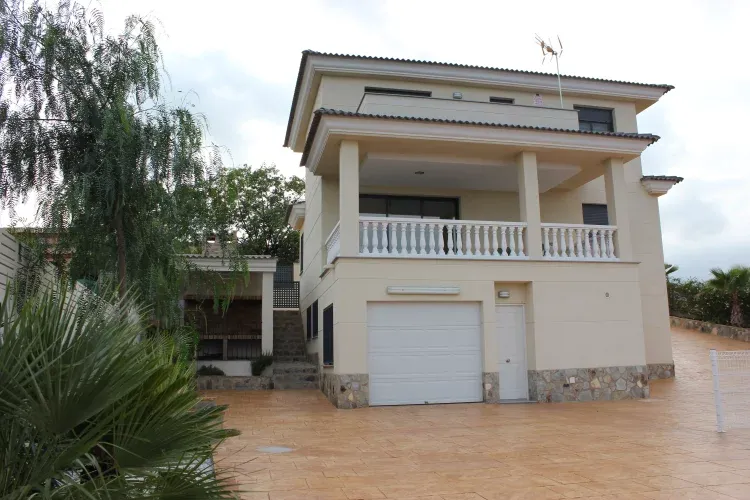 Imagen de Vivienda con patio exterior
