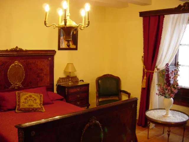 Imagen de Habitación cama matrimonio planta baja.