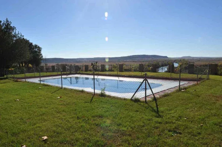 Imagen de Piscina vallada