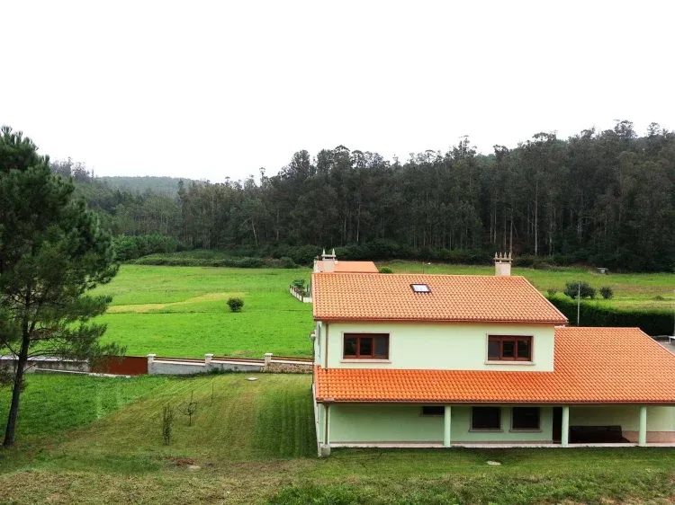 Imagen de Vista trasera de la casa