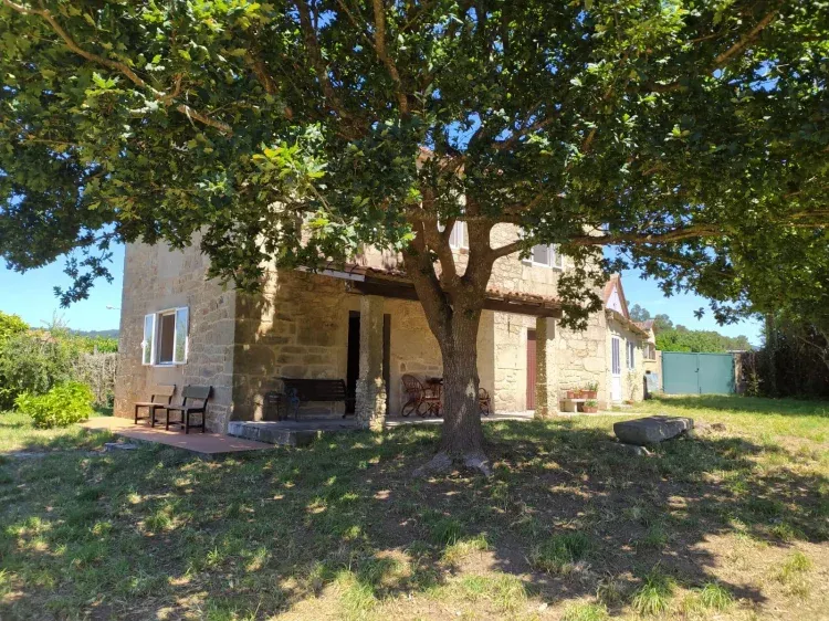 Imagen de Vista de la casa desde una parte de la finca.