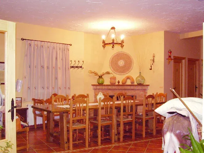 Imagen de Gran salón comedor con chimeneataci