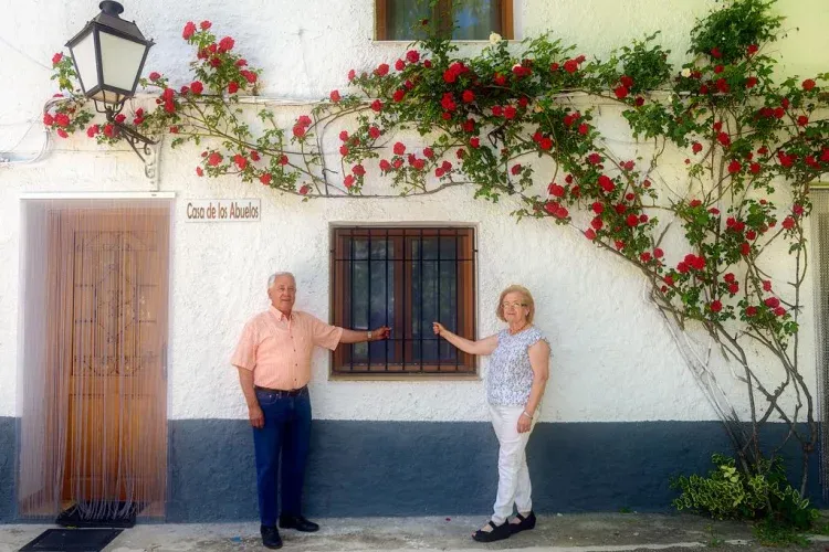 Imagen de Teresa y Paco (dueños del complejo)
