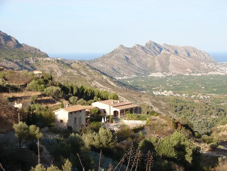 Imagen de Vistas de la casa y Sierra de Segaria