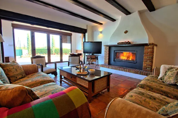 Imagen de vistas jardín y chimenea