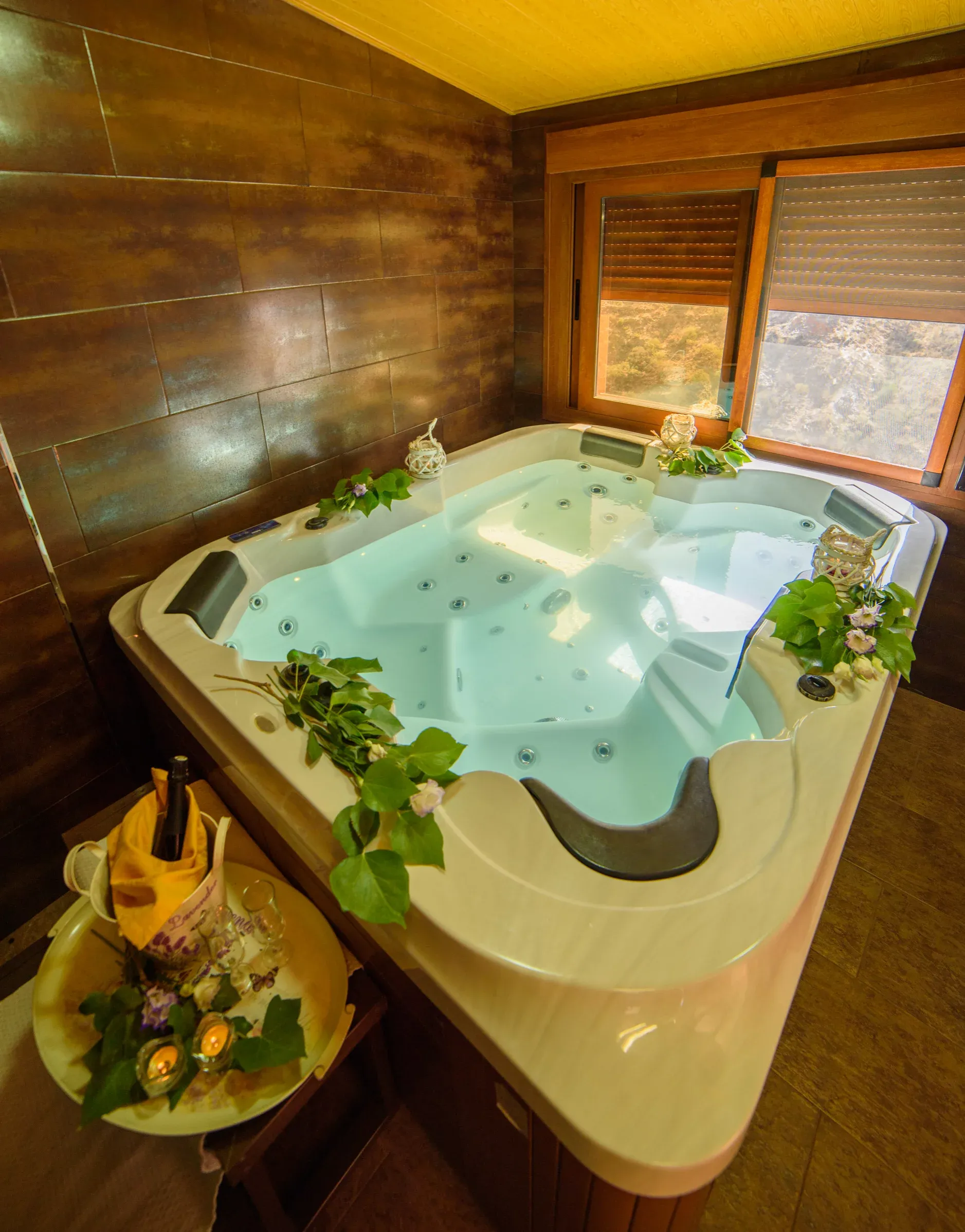 Imagen de Jacuzzi lugar del relax en la casa al revés