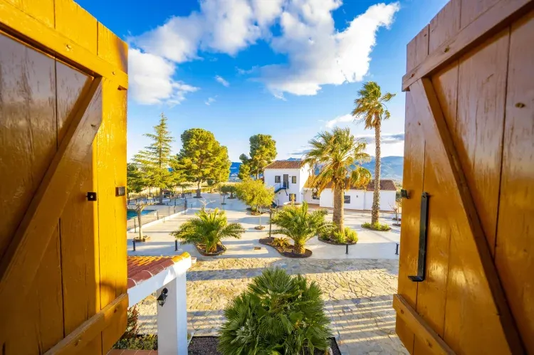 Imagen de Vistas desde "El Cortijo" al interior de la finca.