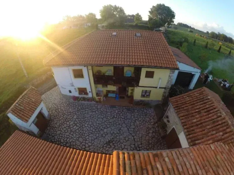 Imagen de Vista con Dron de la Casa