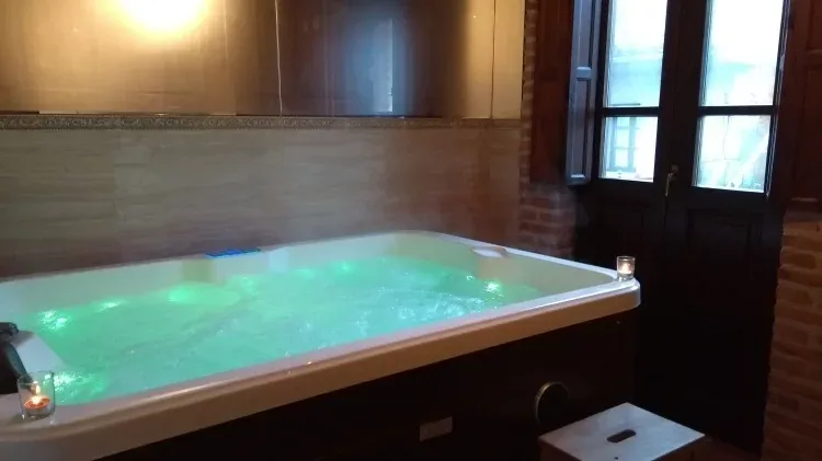 Imagen de mini spa jacuzzi