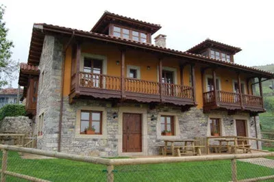 Imagen de Fachada Peñanes 2