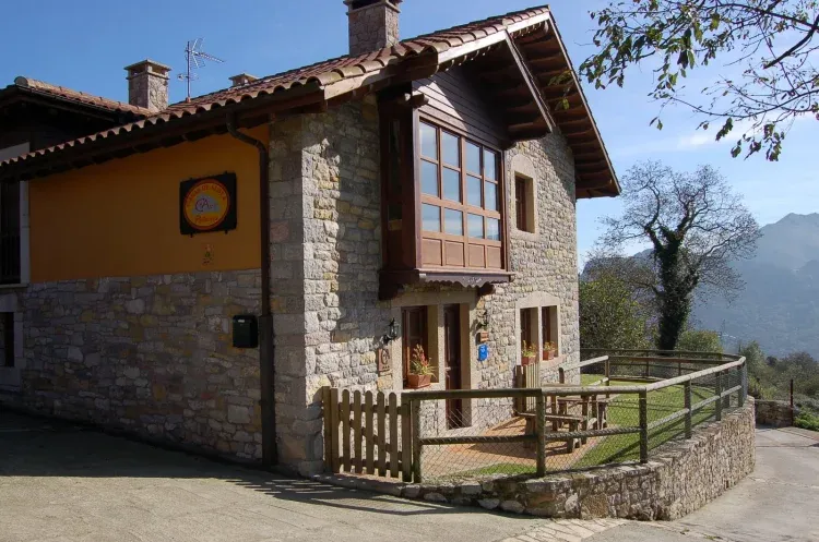 Imagen de Fachada Peñanes 1